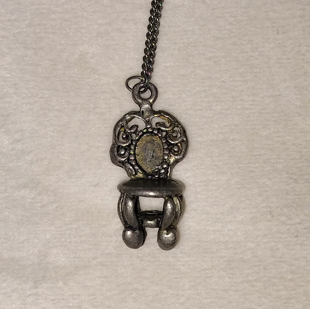 @@@ Vintage Silver Chair Pendant Necklace